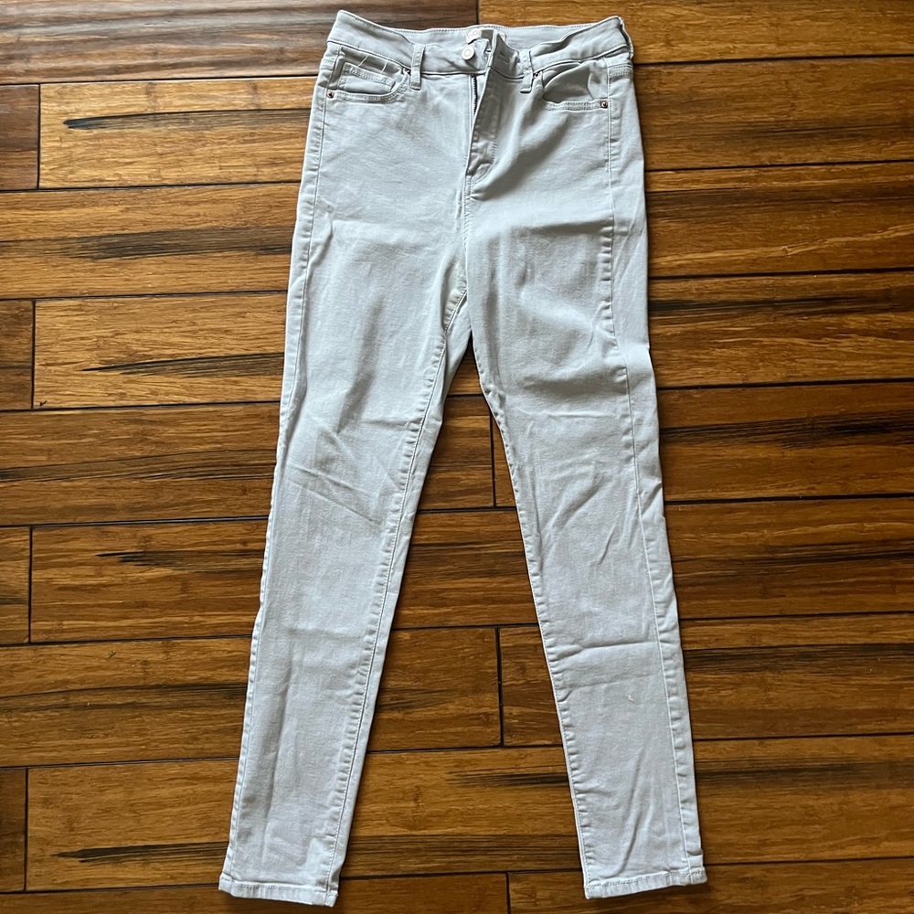 Eva Mendez for New York & Co size 4 light grey jeans